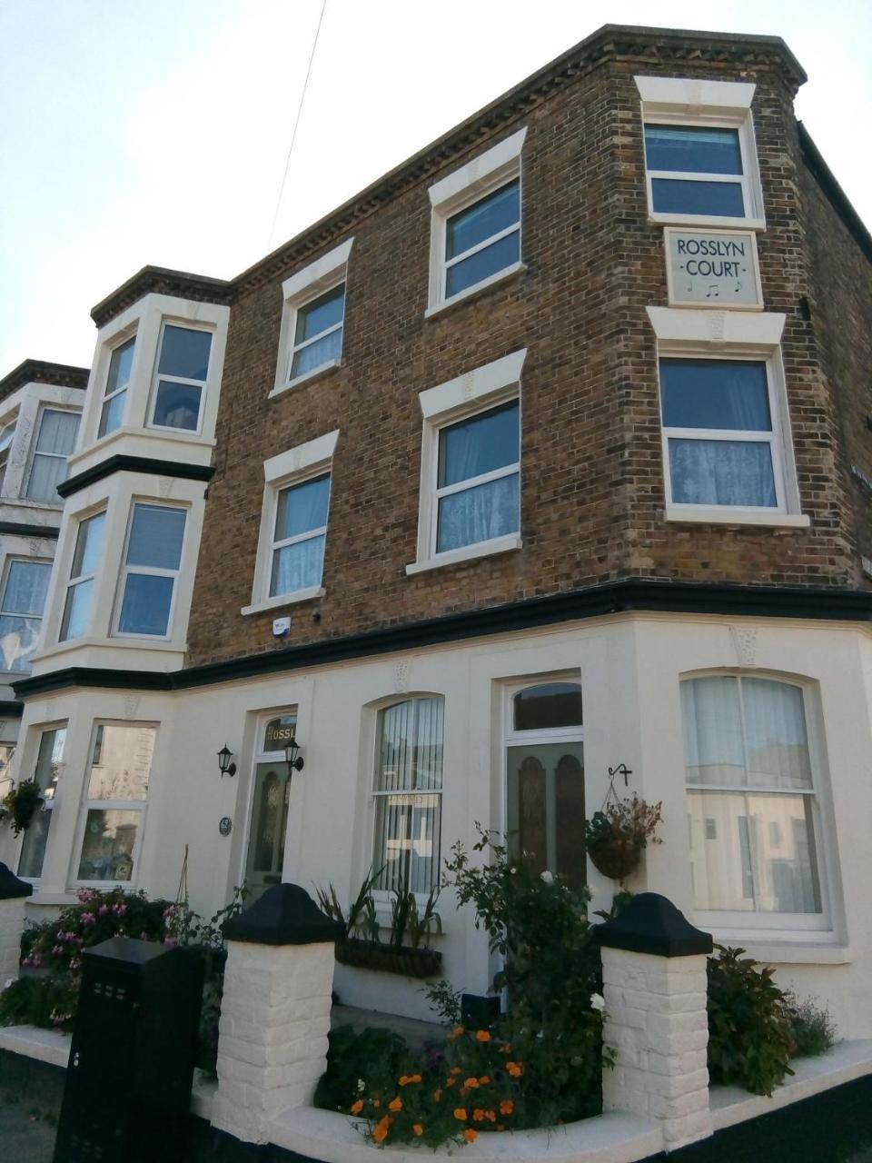 Rosslyn Court *